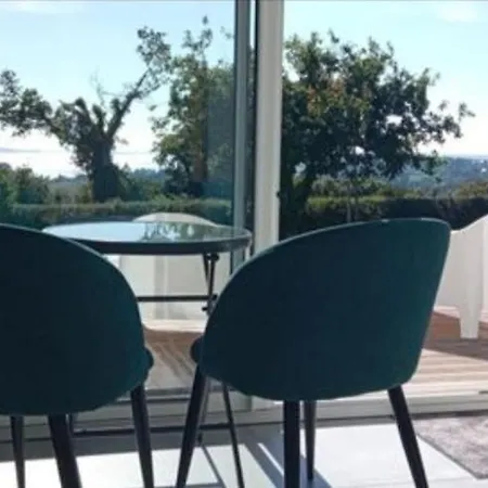 Avec Terrasse Privative Et Vue *